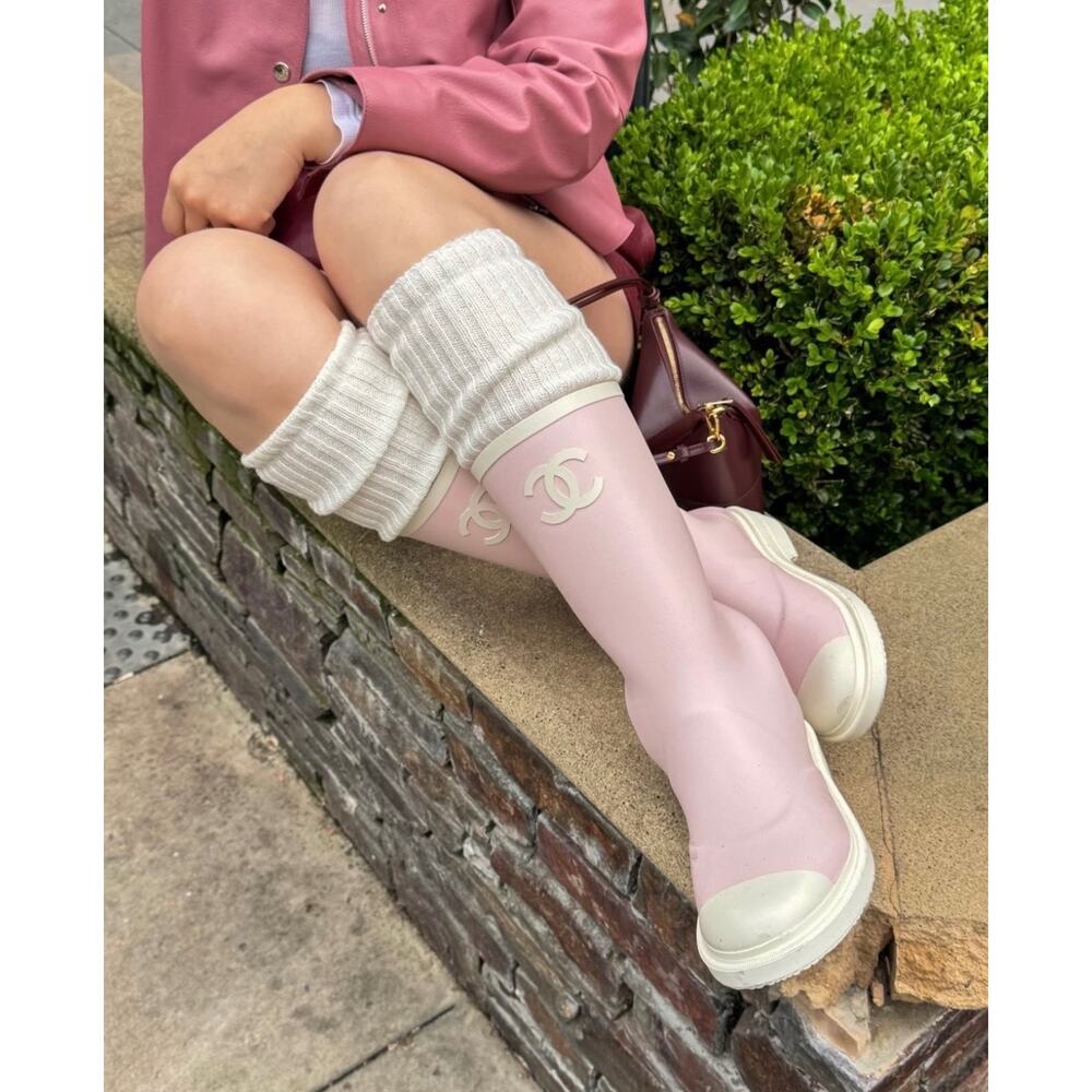 Chanel 26C Rose Pink White Caoutchouc CC Logo High Pull On Rubber Rain Boots 40 - Picture 11 of 16